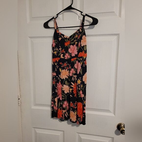 Old Navy floral cami - Picture 1 of 5